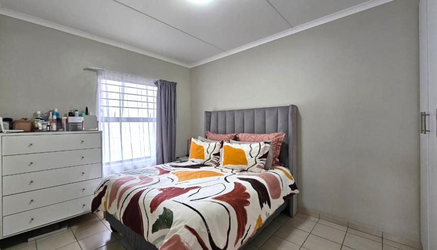 To Let 2 Bedroom Property for Rent in Burgundy Estate Western Cape
